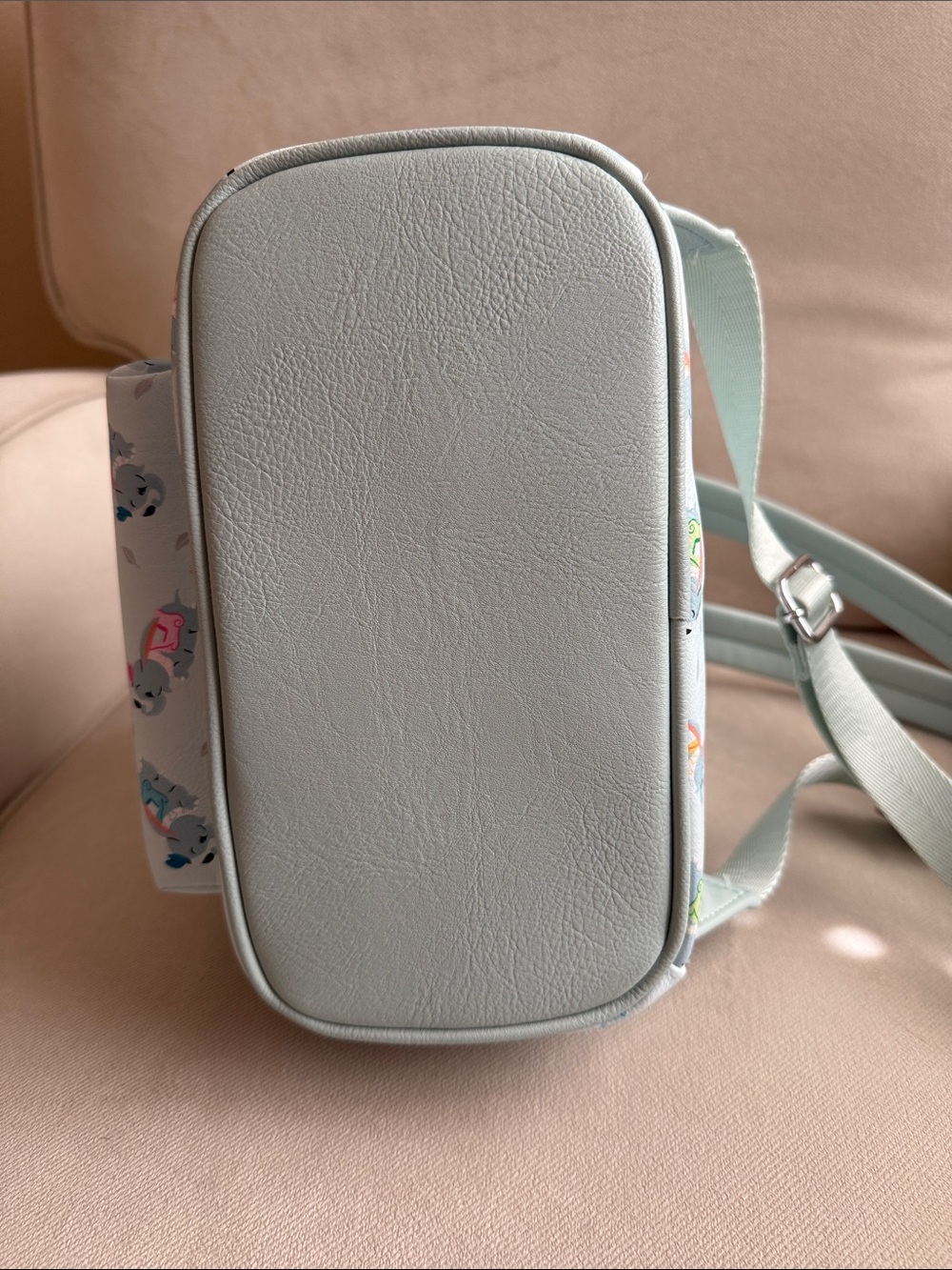 Dumbo Loungefly backpack - Picture 4 of 7